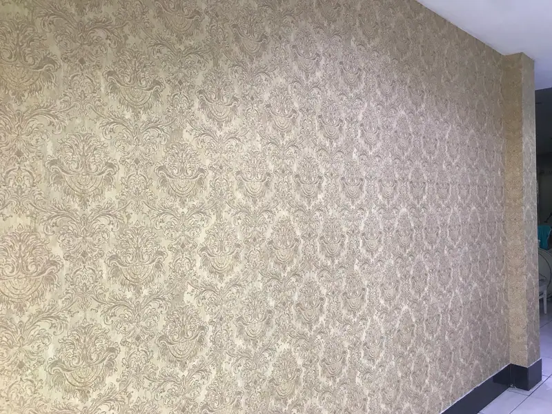 Krem damask desenli duvar kağıdı — Buğra Dizayn